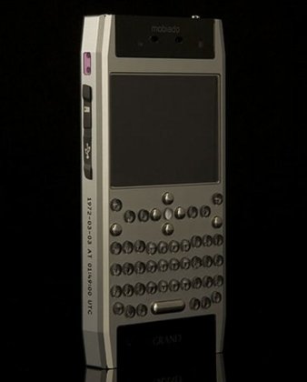 Mobiado Grand 350 Pioneer – телефон из прошлого 